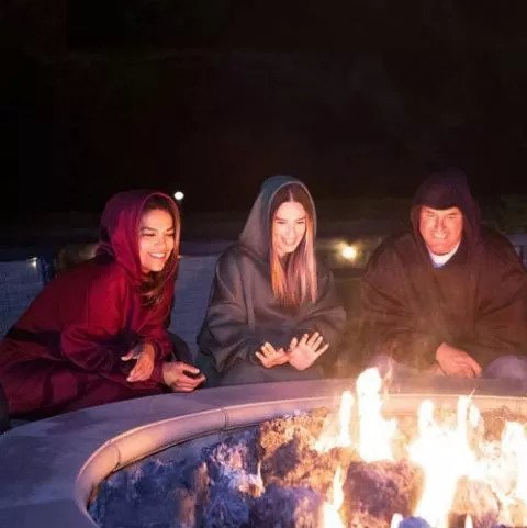 BLANKY – Polstrovaný sveter a deka v jednom slider