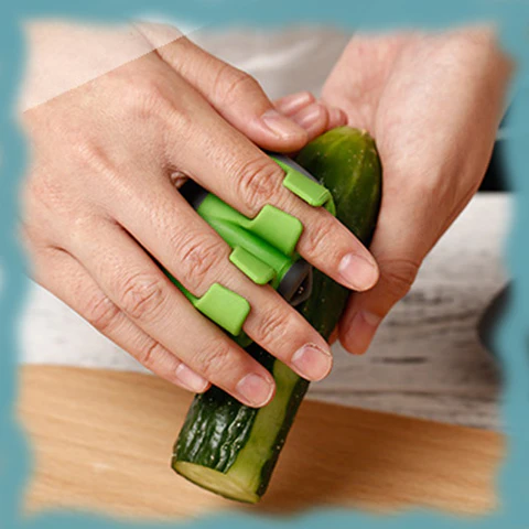 HAND VEGETABLE PEELER – Ručná škrabka na zeleninu 2 + 1 ZDARMA slider