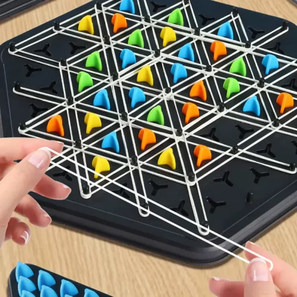 TRIANGLE GAME – Trojuholníková reťazová hra slider