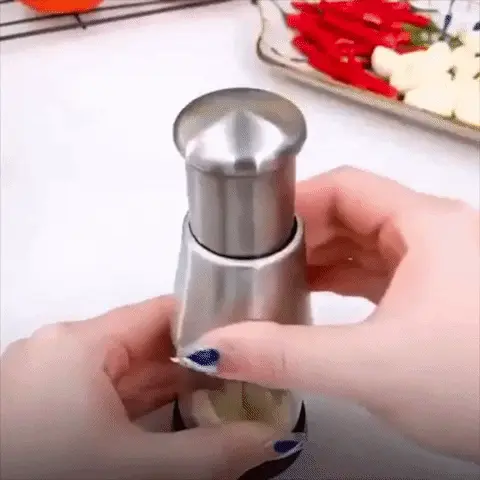 FOOD CHOPPER – Sekáčik na cibuľu a inú zeleninu a bylinky 03